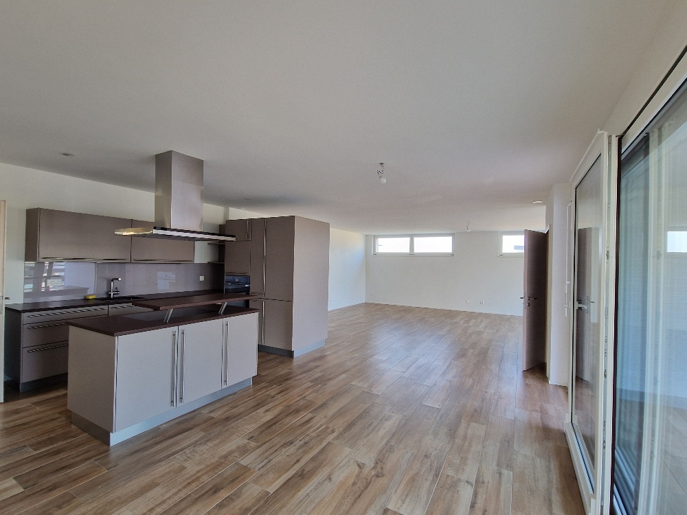 Moderne 4.5-Zimmer-Neubau-Wohnung in ruhiger Lage von Ettingen - Bild 1