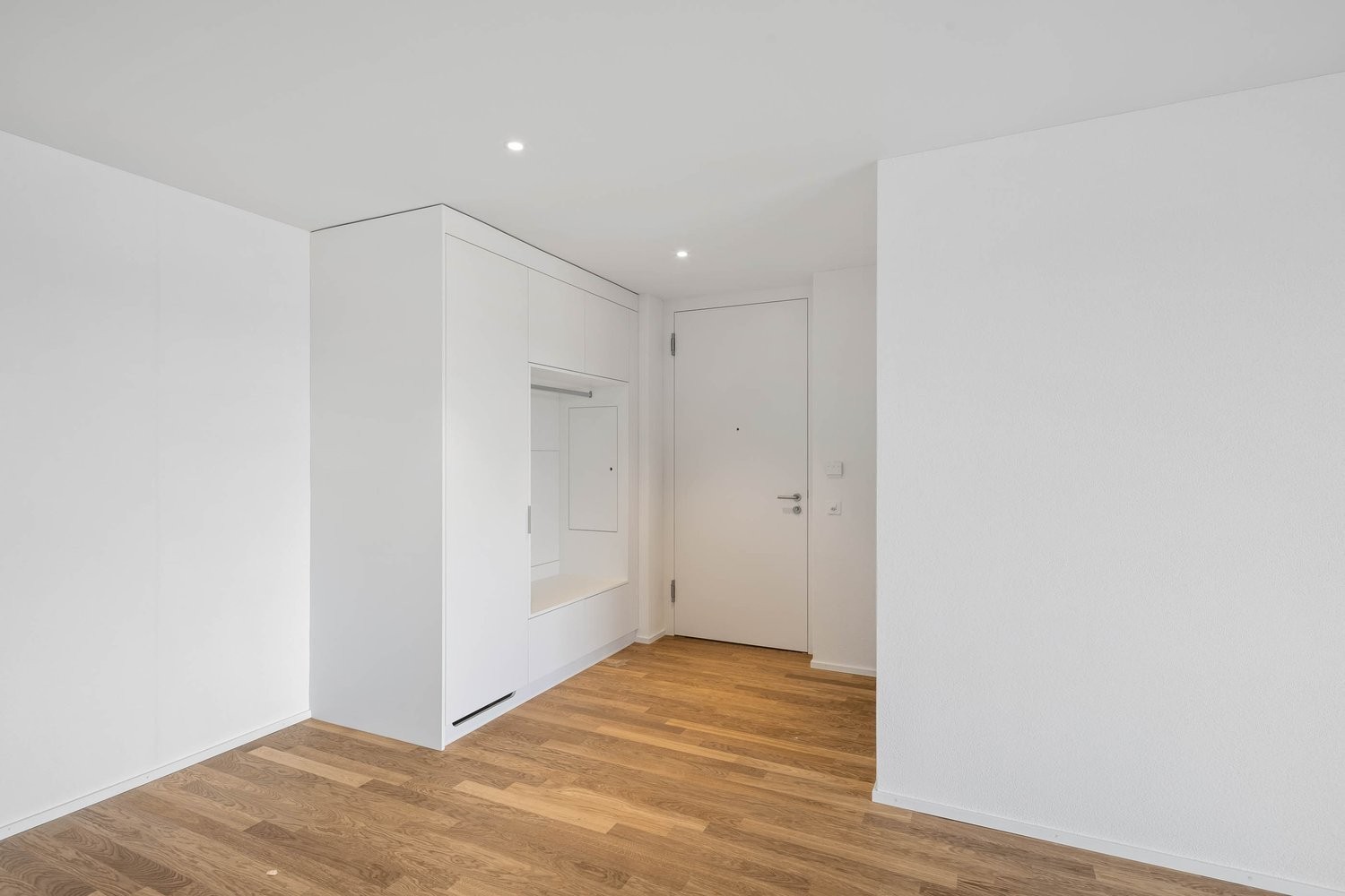 Erstvermietung - moderne 4.5-Zimmerwohnung mit durchdachtem Grundriss - Eingangsbereich