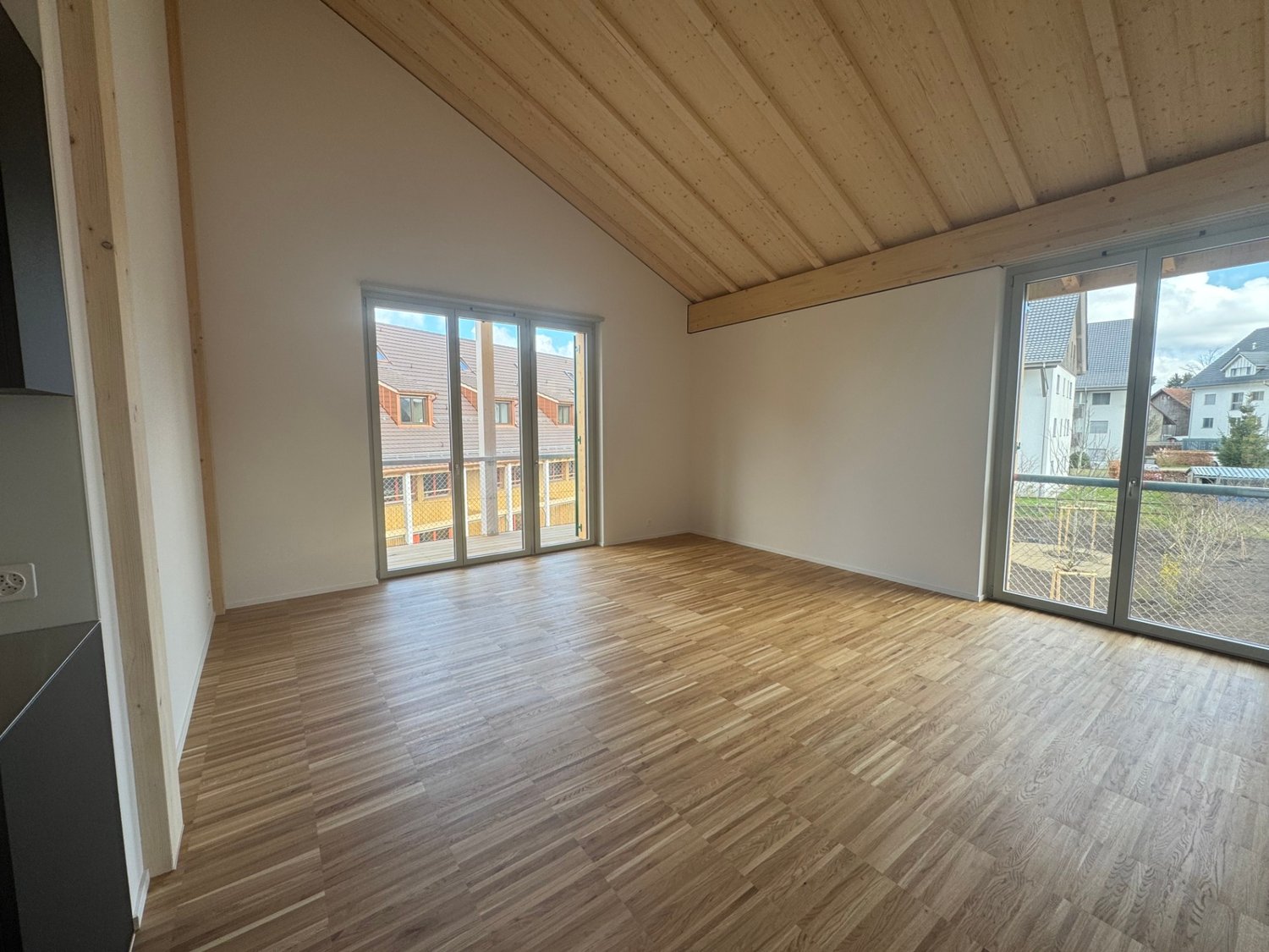 Moderne 3.5-Zimmer-Wohnung mit hohen Decken und Liftzugang - Bild 7