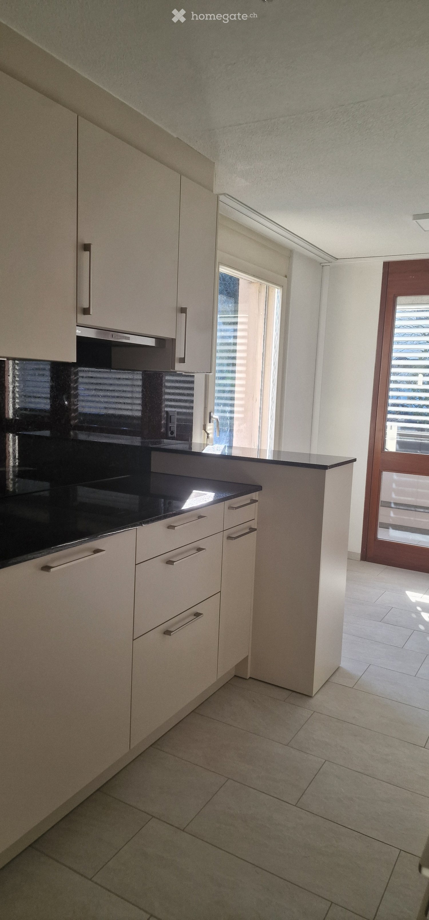 Erstbezug nach Renovation, moderne 3.5-Zimmer-Wohnung - Bild 1