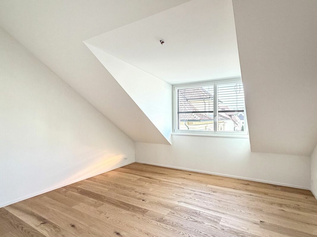 frisch fertiggestellte Dachwohnung mit Wohlfühlcharakter - Bild 7