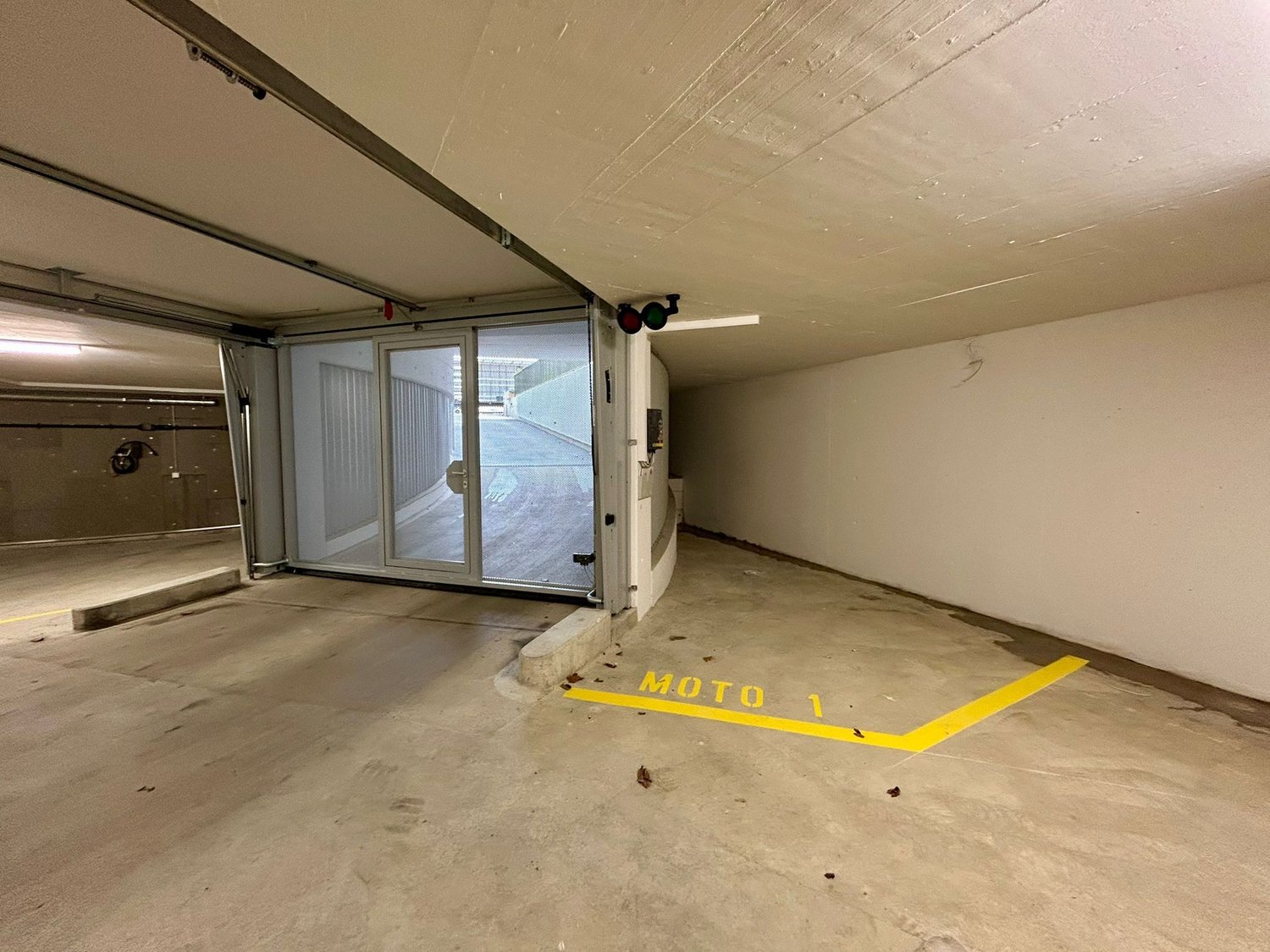 Moderne 3.5-Zimmer-Wohnung mit Balkon in Affoltern - Image 11