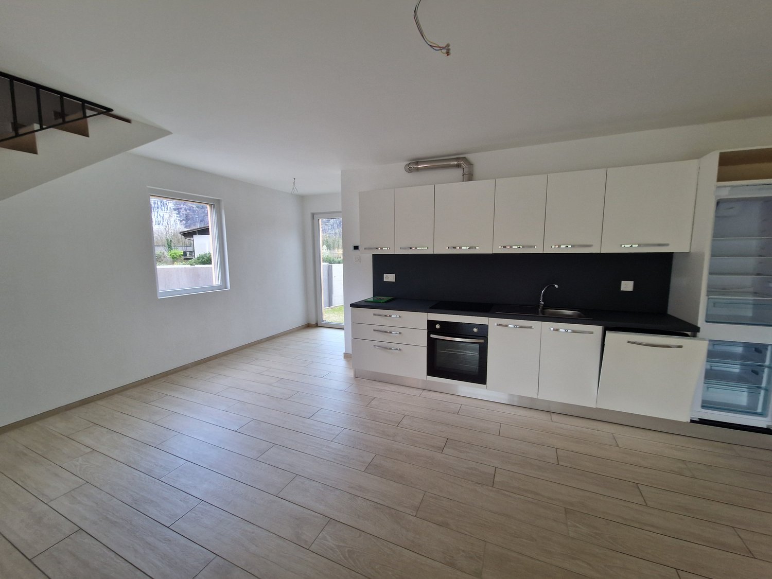 Casa bifamiliare moderna a Osogna - 4.5 locali con giardino - Bild 2