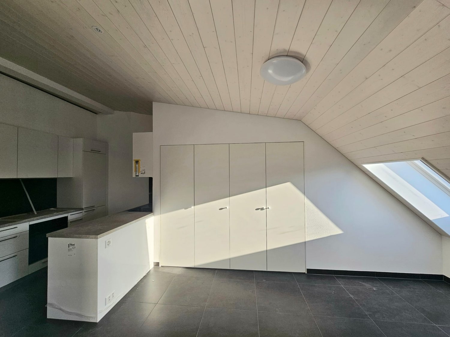 Appartement sous les toits 2.5 pièces avec vue exceptionnelle à Yverdon-les-Bains - Bild 3