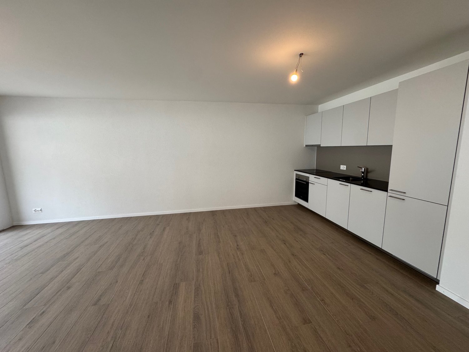 Appartement neuf de 2,5 pièces avec grand balcon situé en face de la gare de Renens - Bild 7