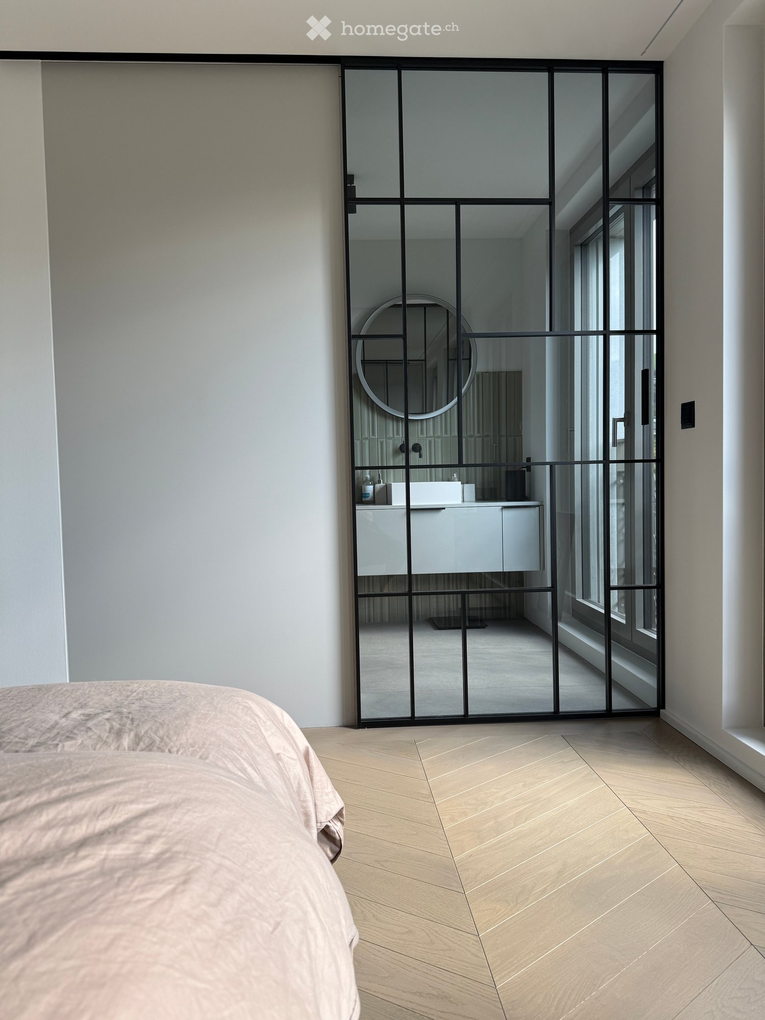 Moderne 2.5-Zimmer-Neubau-Wohnung mit Bergblick in Oberägeri - Bild 11