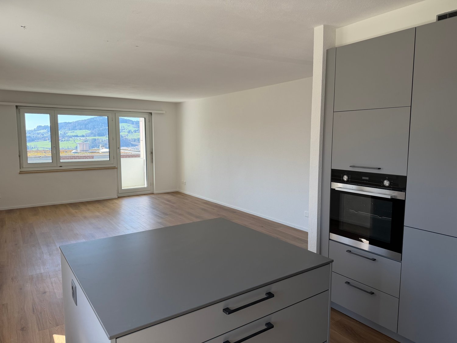 Erstbezug nach hochwertiger Totalsanierung – Wohnen mit Stil an bester Lage in St. Gallen - Bild 3