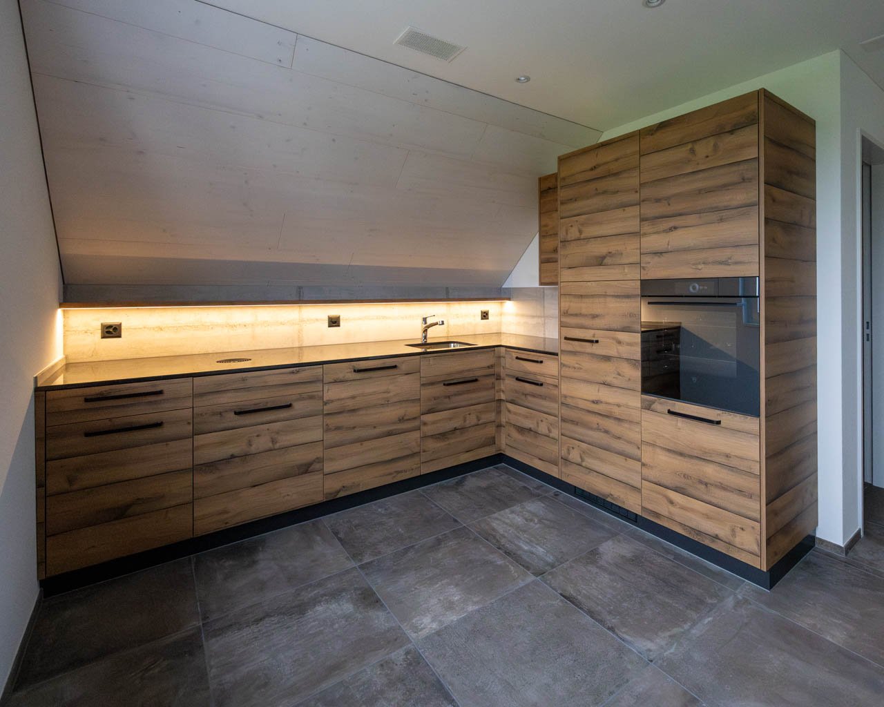 Erstbezug Moderne 2.5-Zimmer-Maisonette-Zimmerwohnung mit Blick ins Grüne - Bild 4