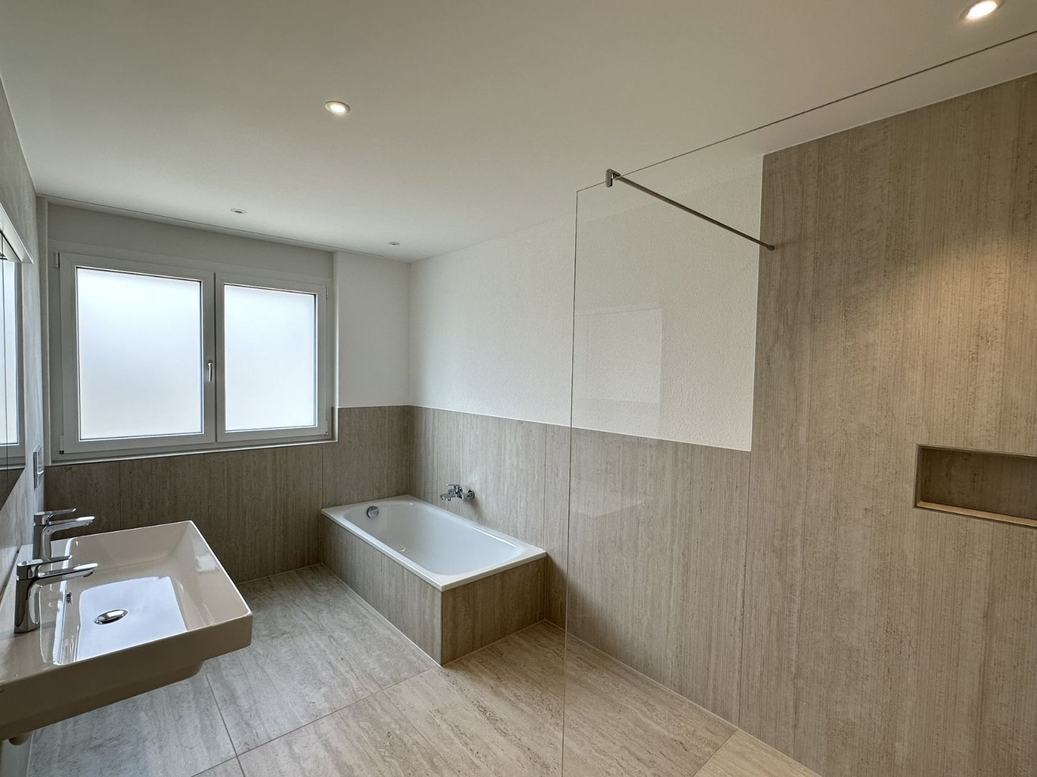 Luxus neu definiert – Attikawohnung mit Grosszügigkeit und Weitblick! - Bild 12