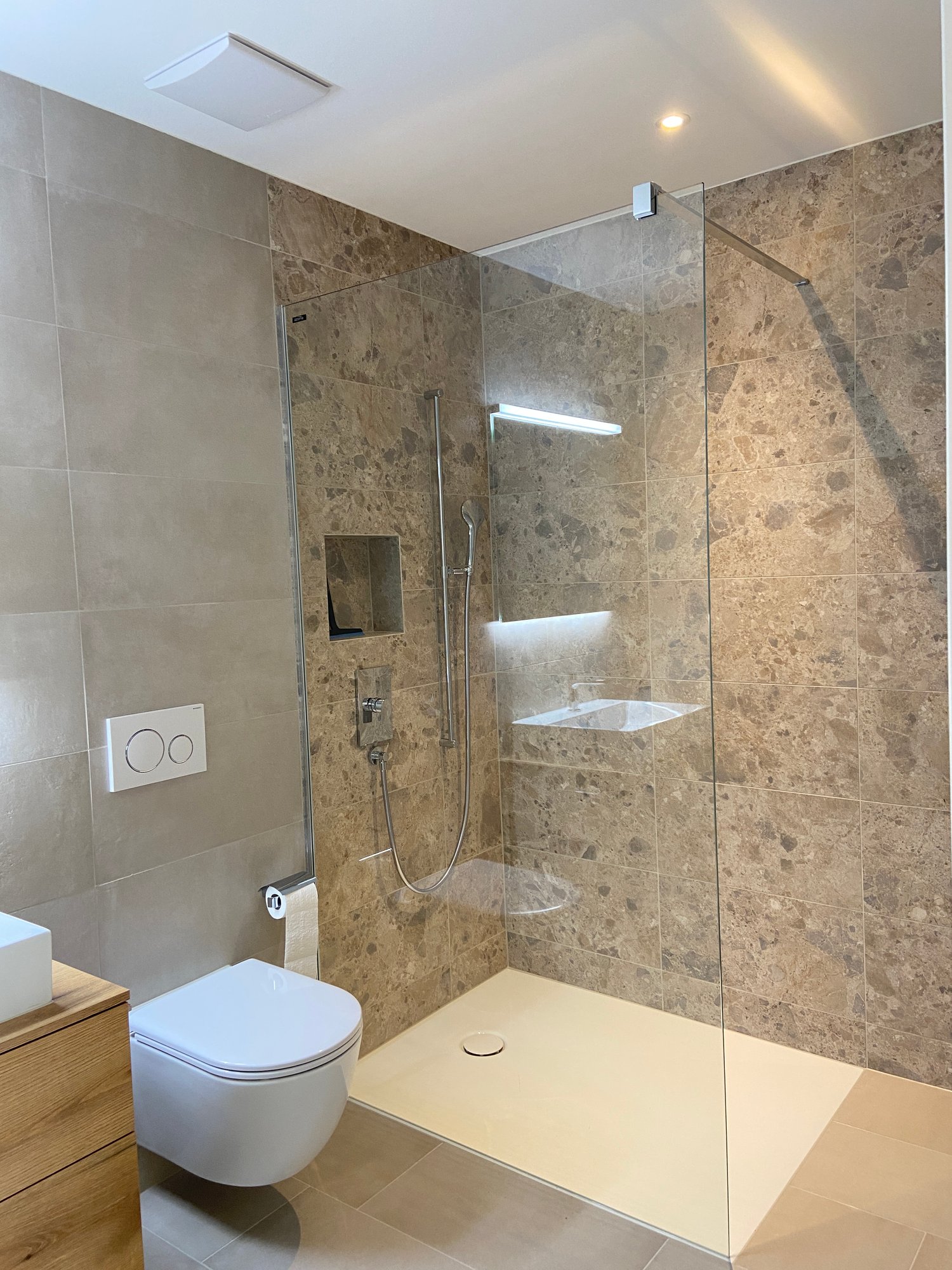 Erstvermietung Moderne 4.5-Zimmer-Neubau-Wohnung in Glarus - Bild 12