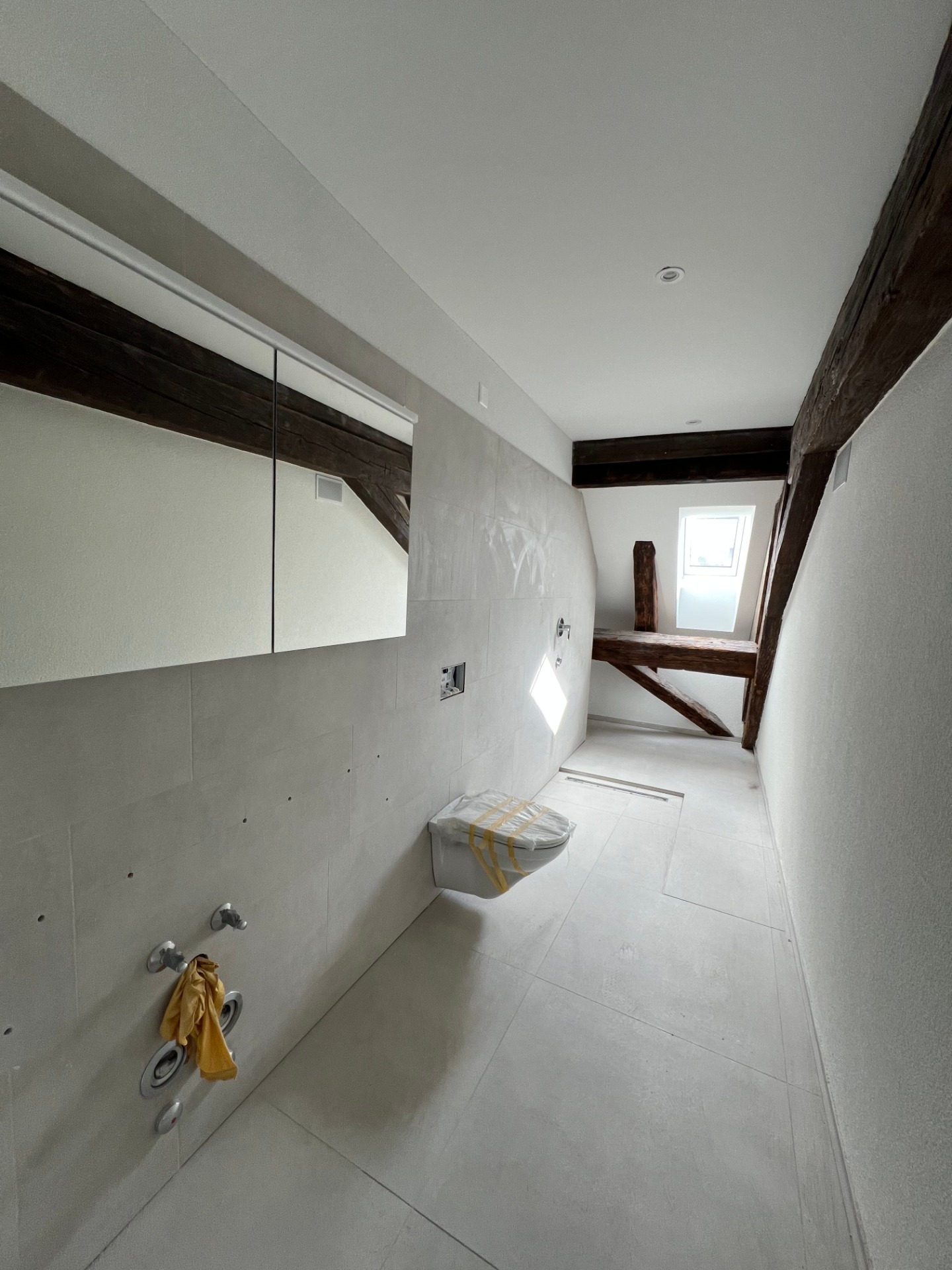 Modernes Wohnen im alten Bauernhaus in Frick - Bad 2. OG (Bauphase ohne Dusche)