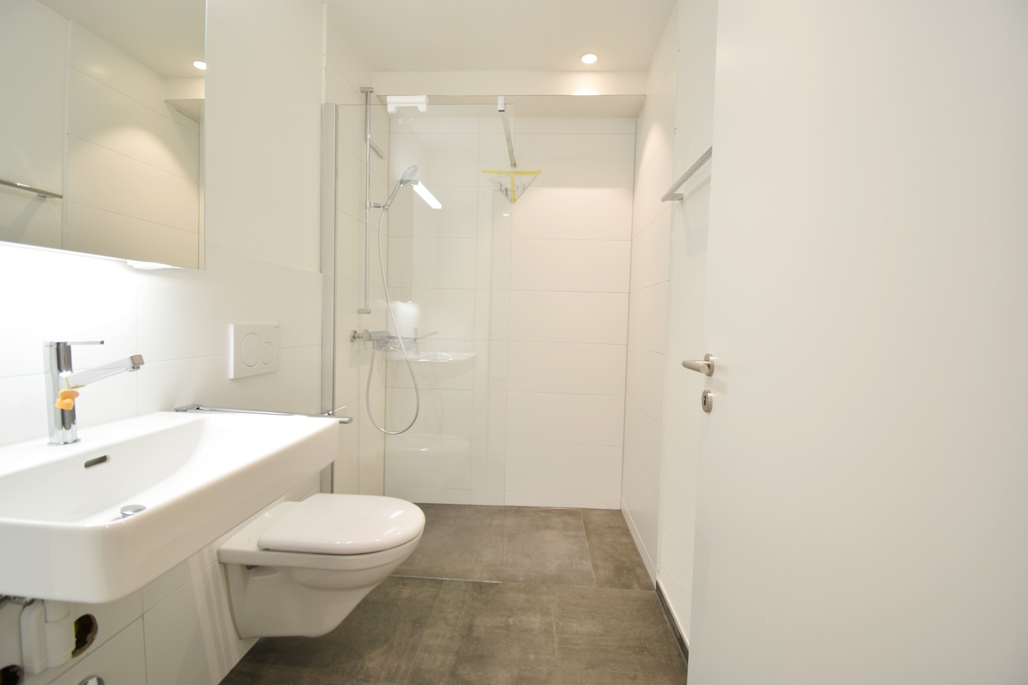 Moderne 2.5-Zimmer-Wohnung mit grosser Sonnenterrasse - Bild 4