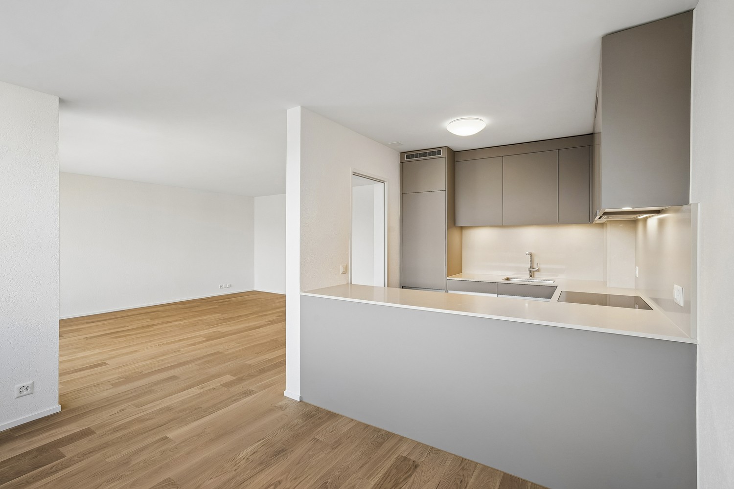 Exklusive Erstvermietung  Moderne 2.5 Zimmer Wohnungen mit Aussicht - Bild 5