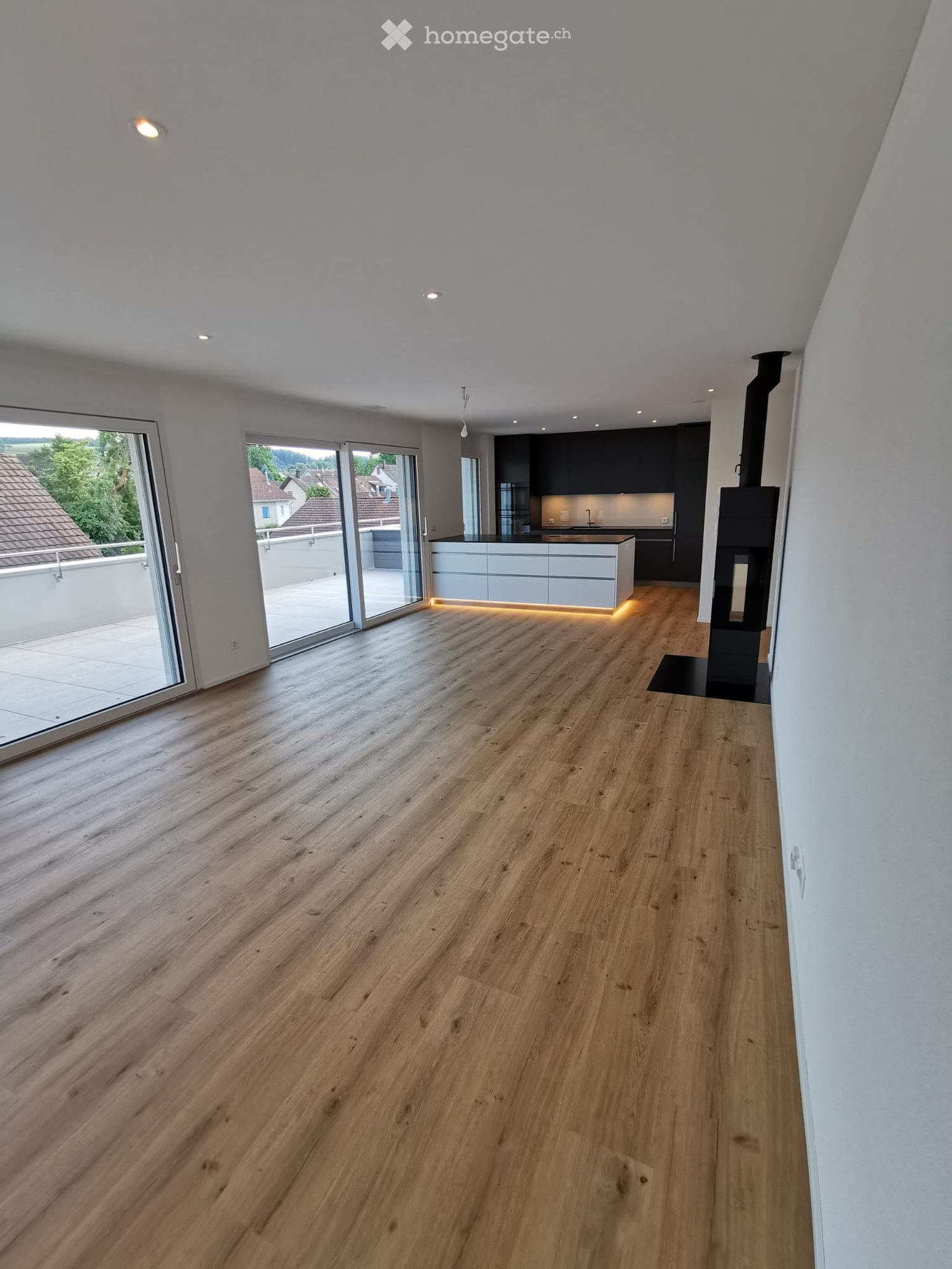 Topmoderne 4,5 Zimmer Attikawohnung mit grosser Terrasse - Bild 1