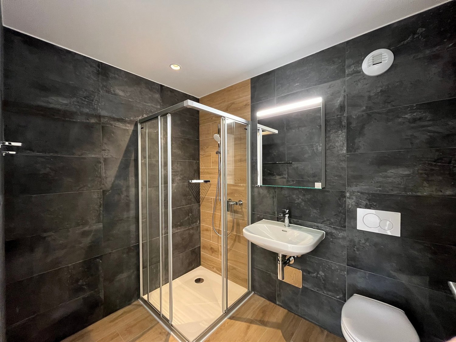 05713 - Appart. 4½ PCES - IMP. CHAMP-RIOND 7 - MATRAN - Bild 9