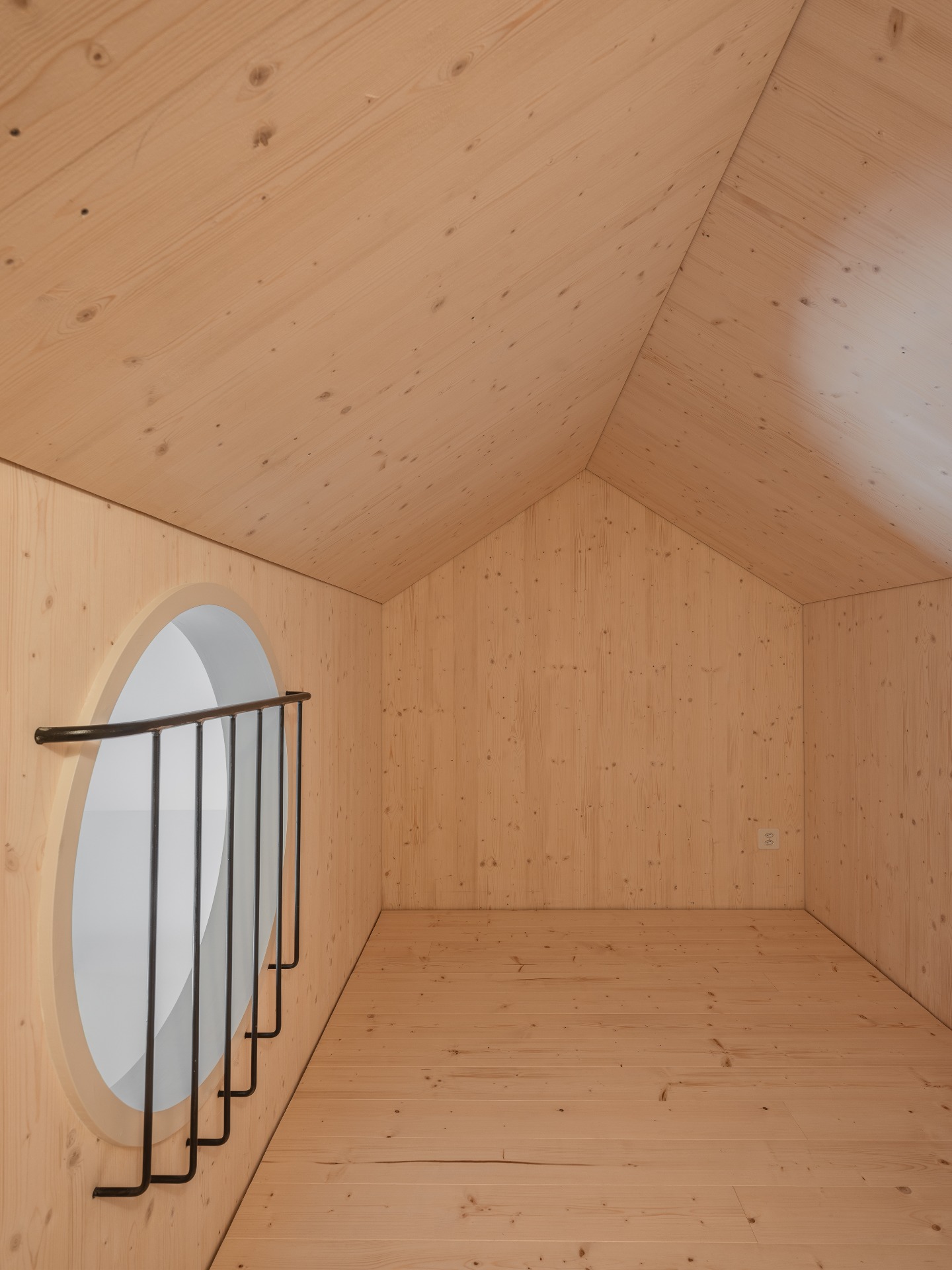 Erstbezug Dachgeschosswohnung - wenige Gehminuten vom Zentrum - Empore