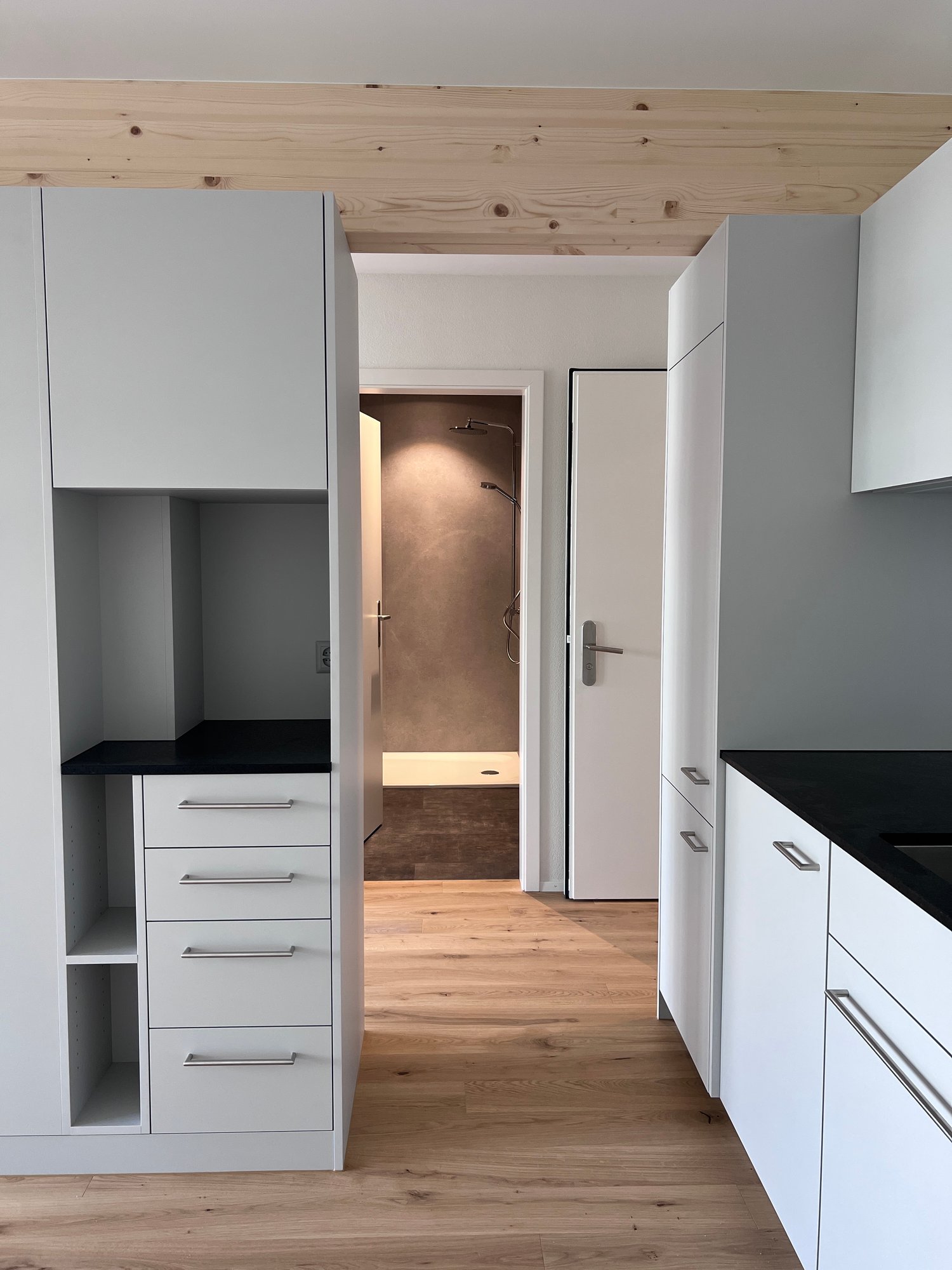 Moderne Wohnung mit grosser Terrasse direkt an der Aare - Bild 8