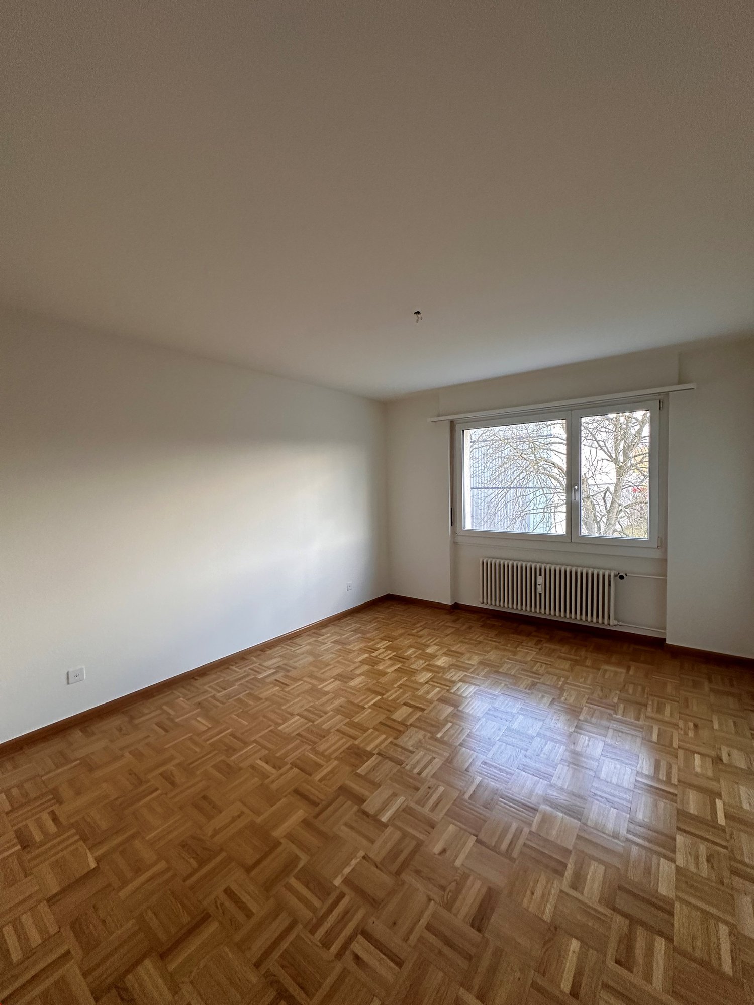 Sonnige 4,5 Zimmerwohnung mit Balkon - Bild 8