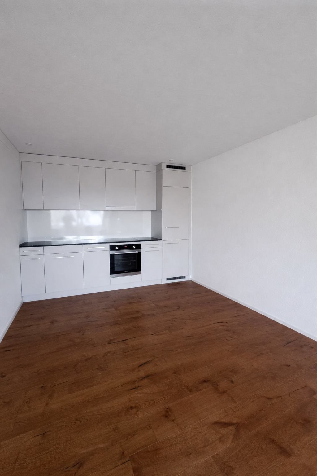 Moderne 2-Zimmer-Wohnung mit Balkon in Lengnau - Bild 1