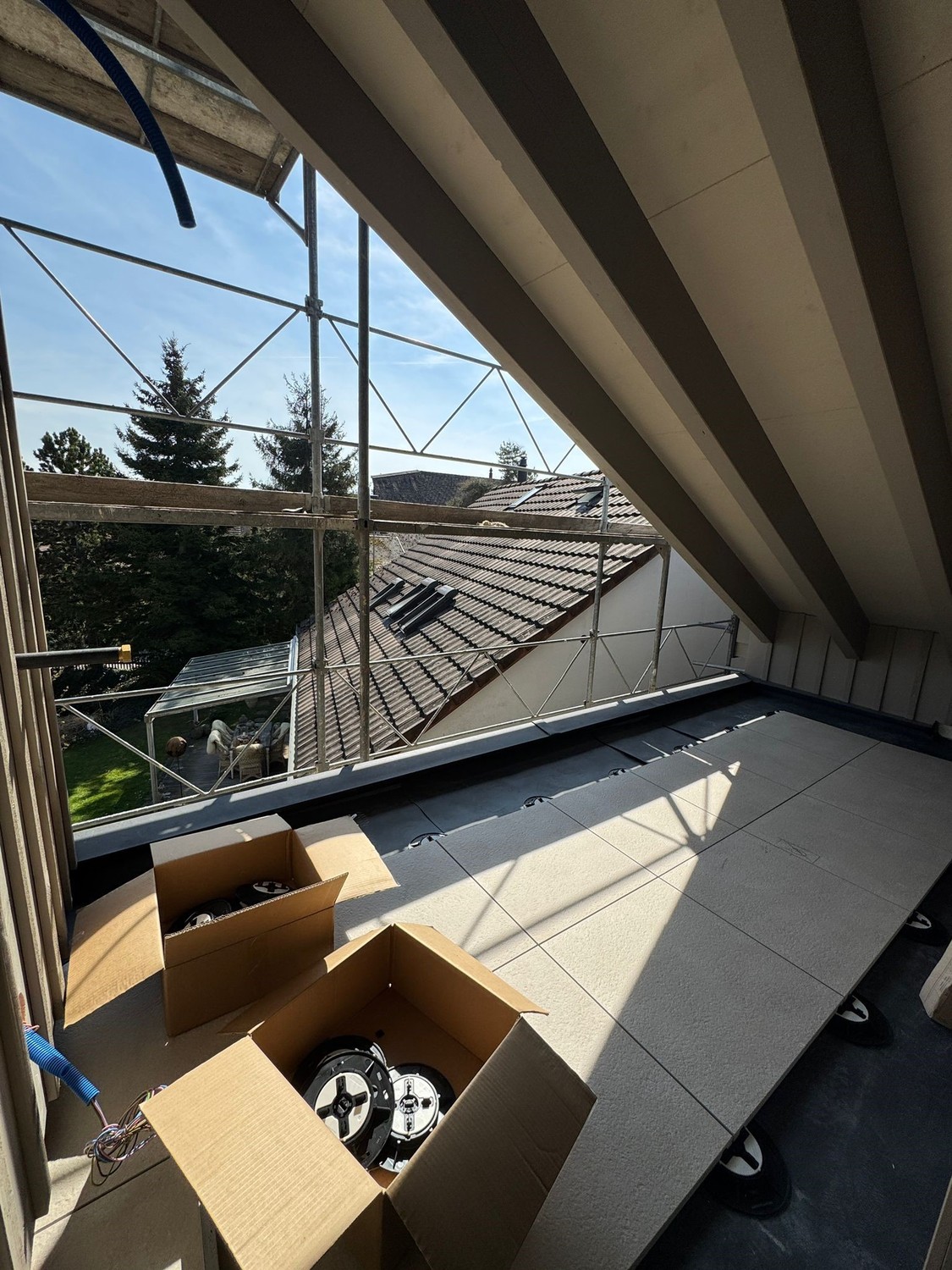 Stilvoll wohnen im Herzen von Hünikon - Balkon