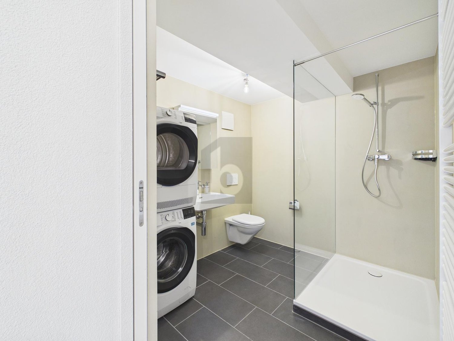 HOCHWERTIGER INNENAUSBAU - ERSTBEZUG! - Bild 5