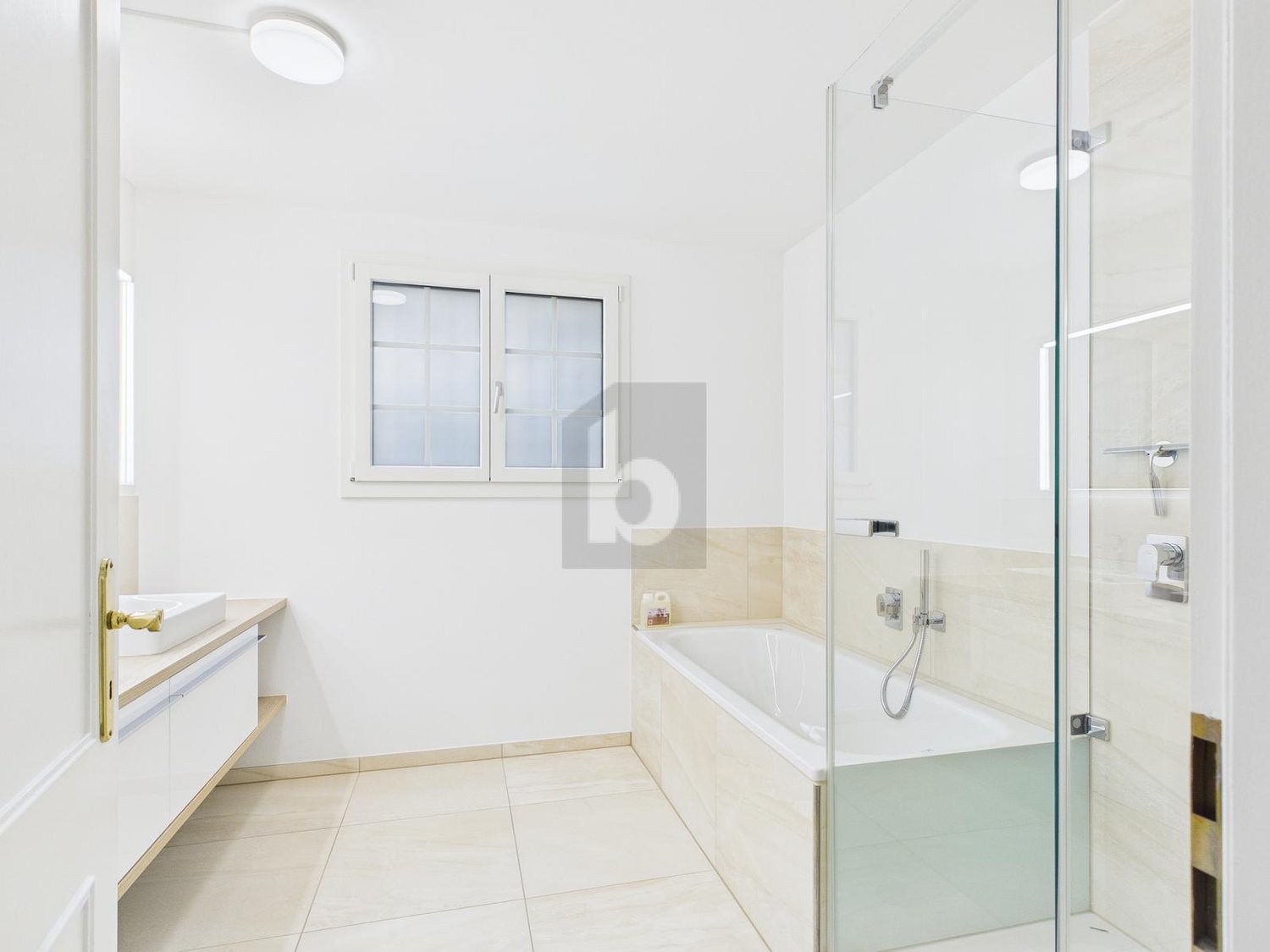 AN BESTER LAGE MIT POOL UND PANORAMASICHT! - Bild 5