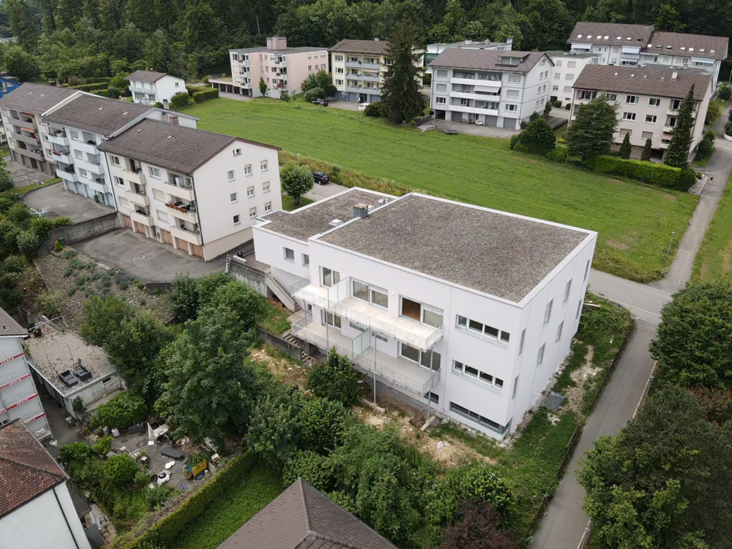 Fantastische Neubauwohnungen: 3.5 Zimmer, grosse Terrassen, hohe Decken, Keller, WM/TU - Bild 1