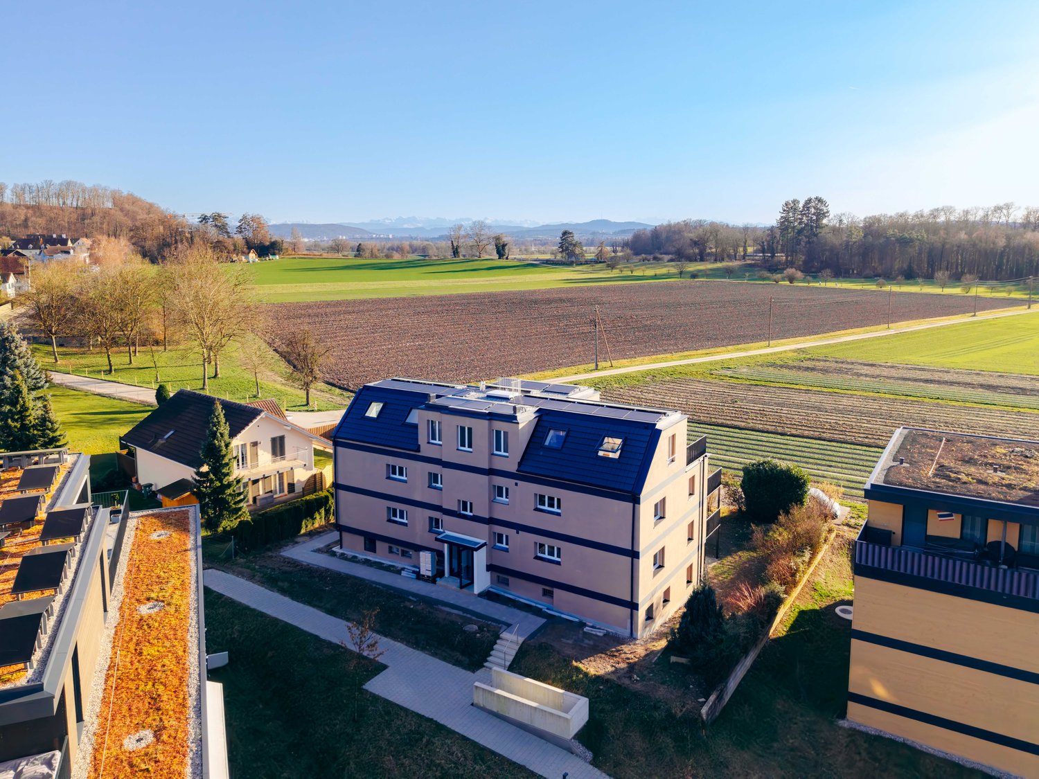 ERSTBEZUG: exklusiv Wohnen mit grosser Terrasse und Weitblick - Bild 10