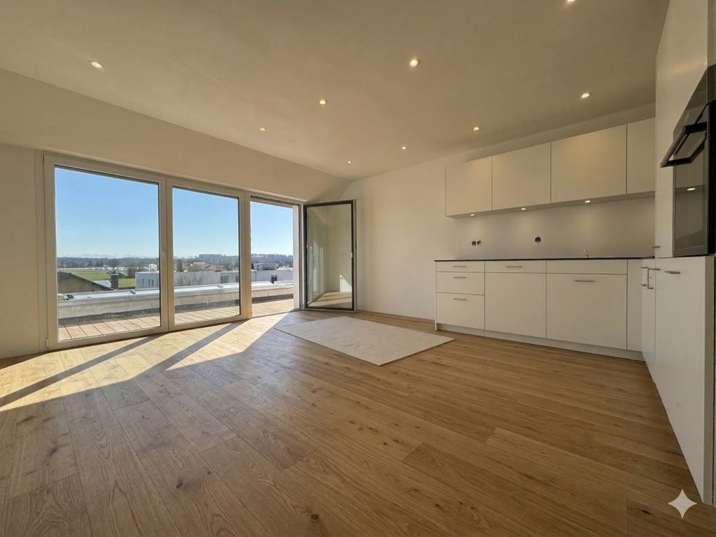 ERSTBEZUG: LICHTDURCHFLUTETER UND MODERNER NEUBAU - Bild 1