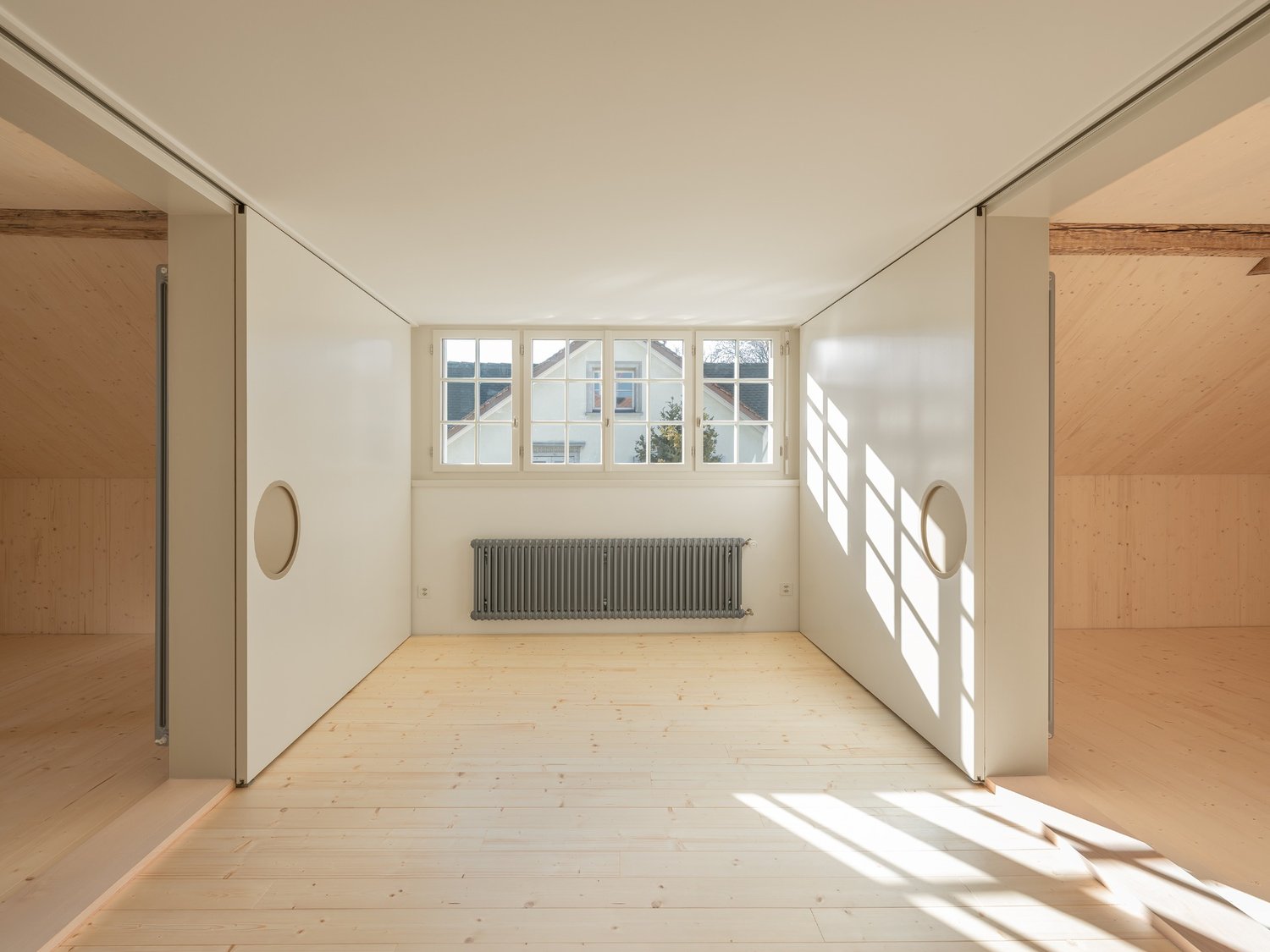 Erstbezug Dachgeschosswohnung - wenige Gehminuten vom Zentrum - Angrenzende Zimmer