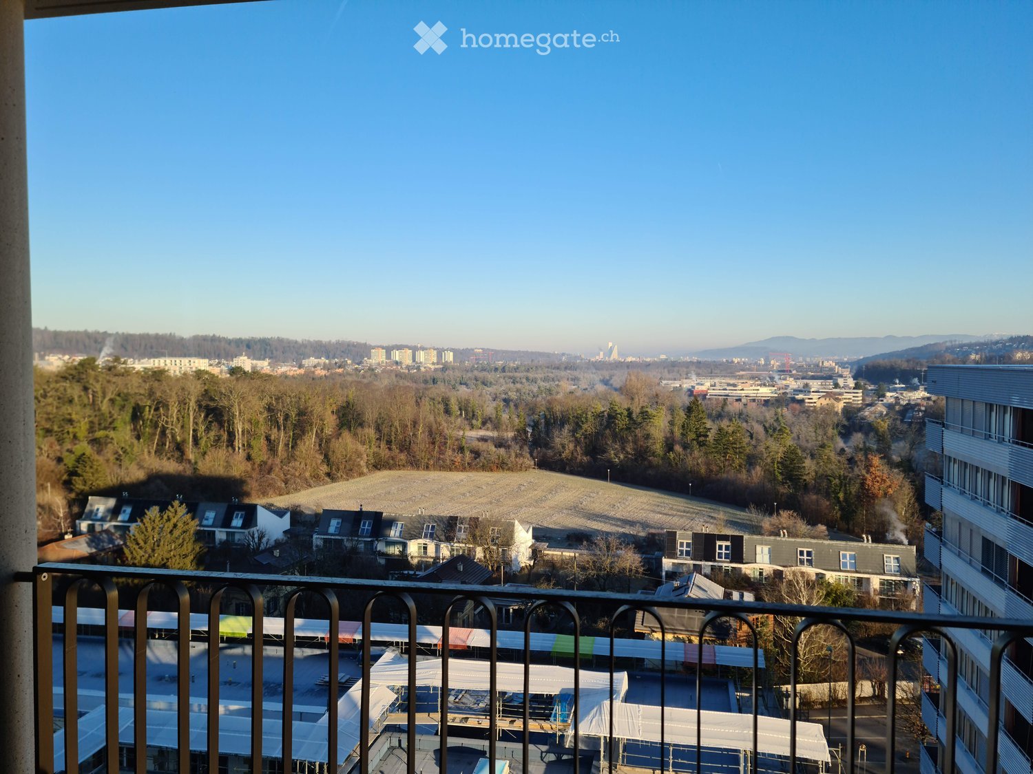 Moderne 5.5-Zimmer-Wohnung mit Baselblick in Aesch BL - Bild 1