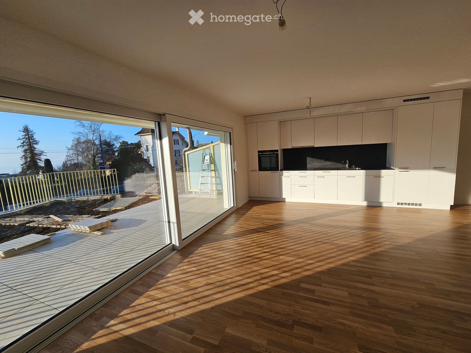 2.5 pièces neuf avec terrasse de plain-pied et jardin – Corcelles - Bild 2