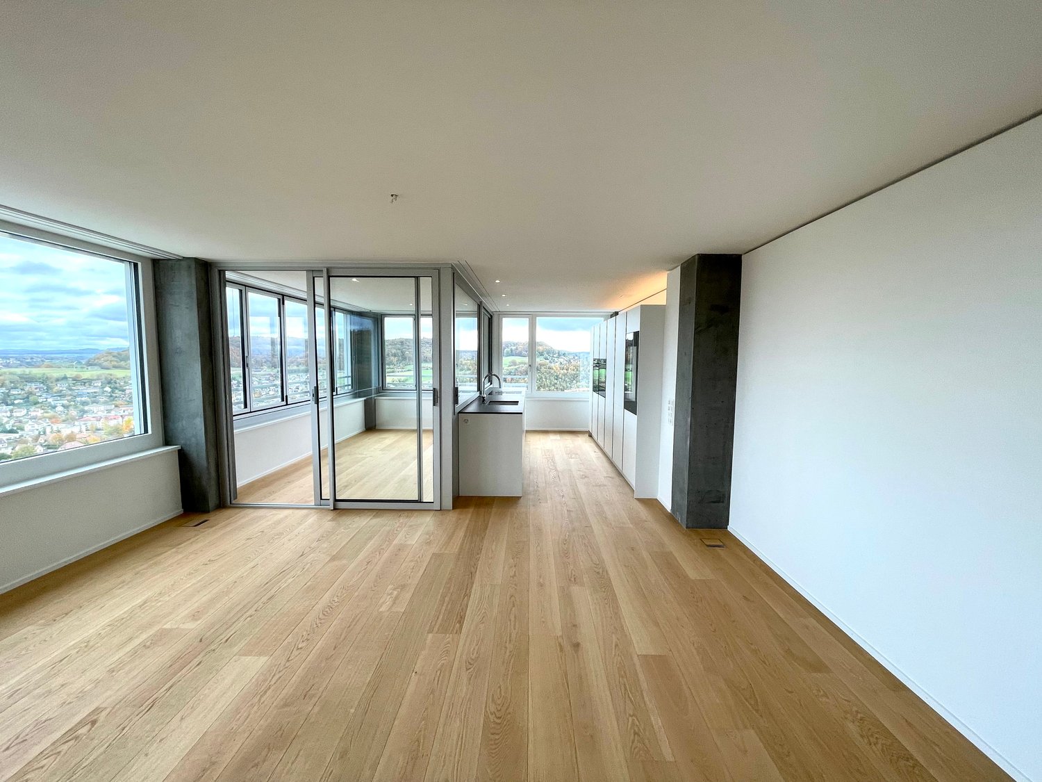 Exklusive 5.5-Zimmer-Wohnung mit spektakulärer Aussicht in Neuhausen am Rheinfall - Bild 4