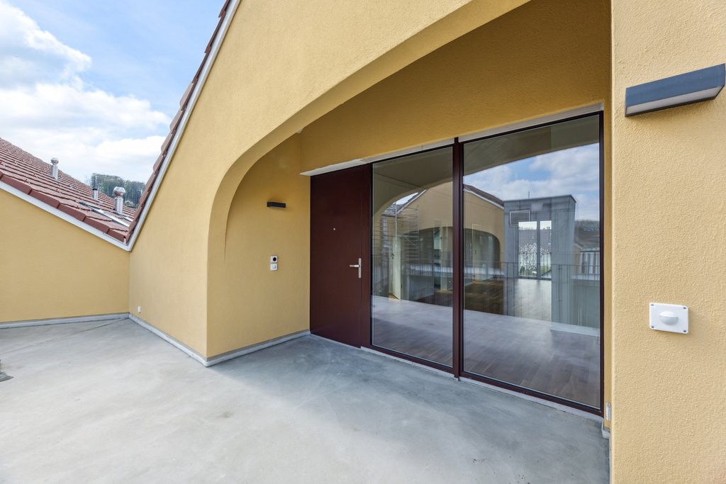 LICHTDURCHFLUTET AN ZENTRALER LAGE - Bild 2