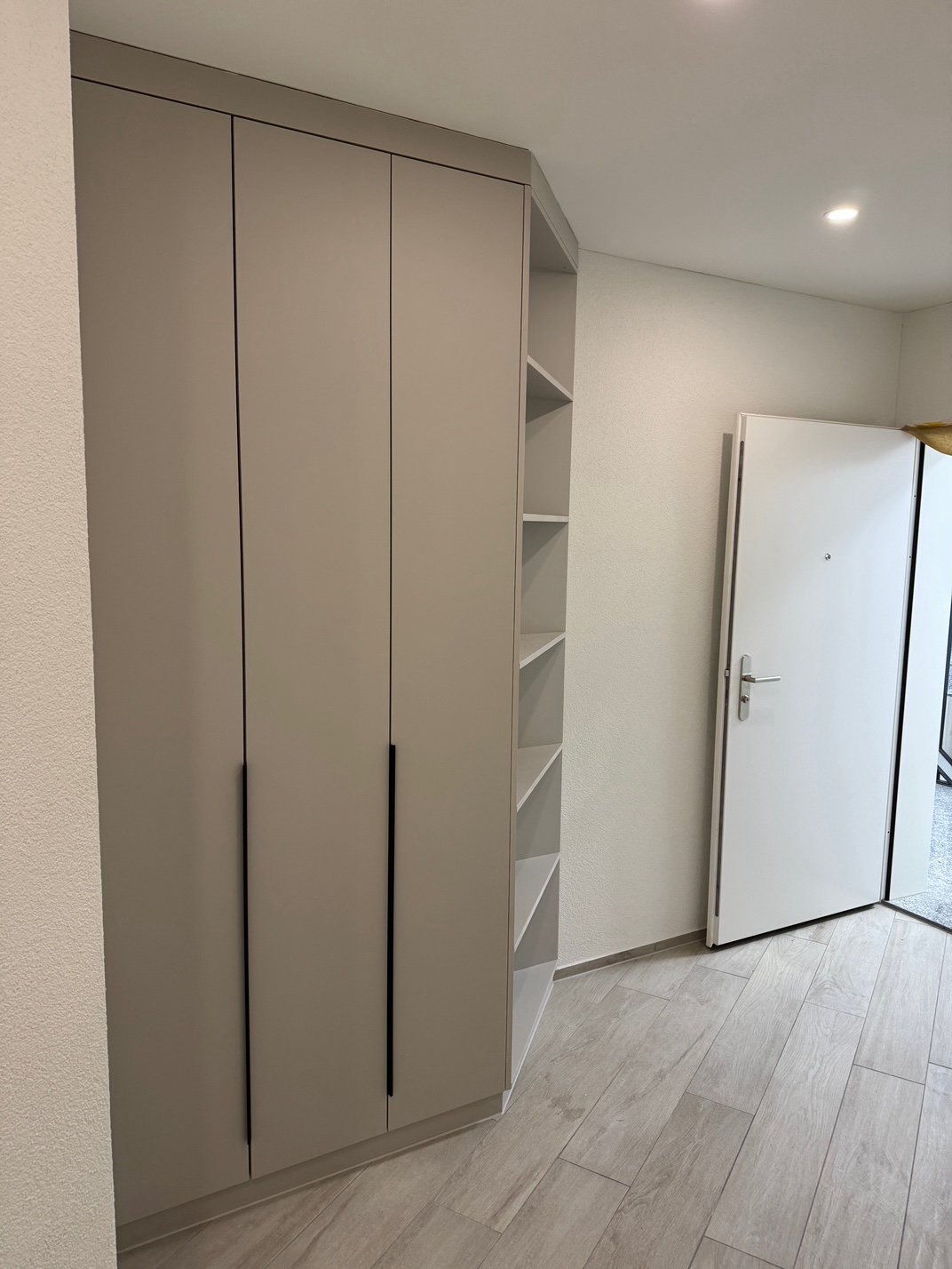 Erstvermietung moderne 4.5-Zimmer-Wohnung - Einbauschränke