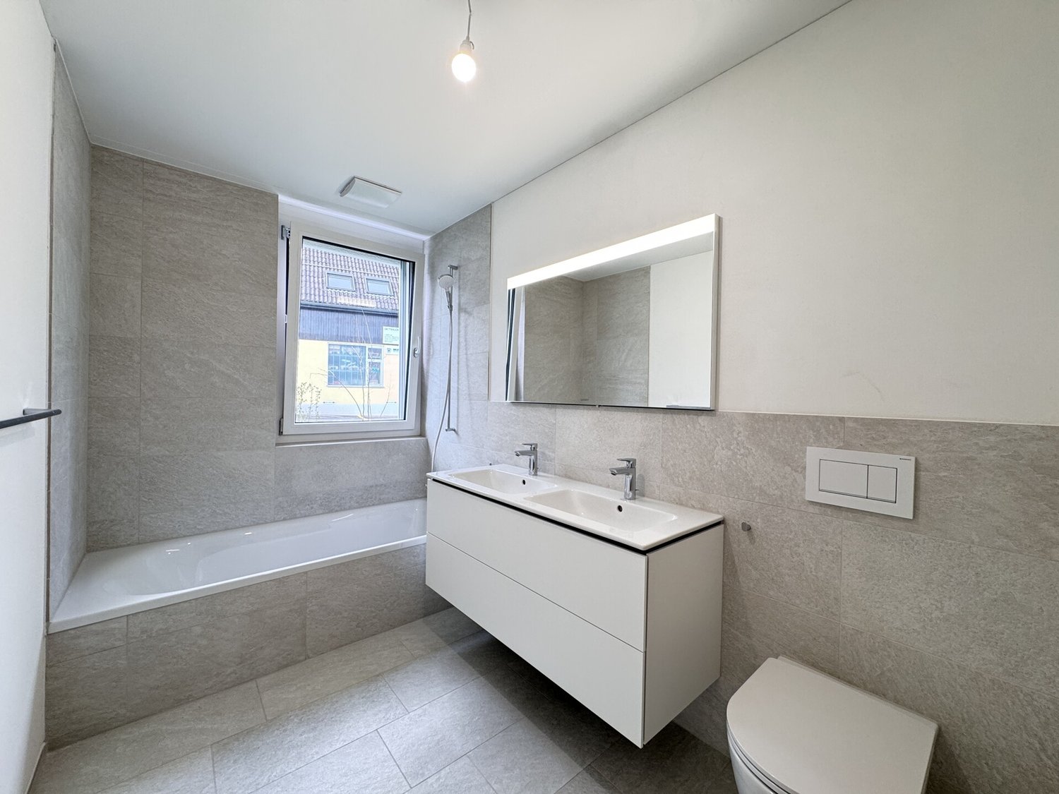 4.5 Zimmer Neubau-Wohnung im Erdgeschoss - 20260327_094028292_iOS