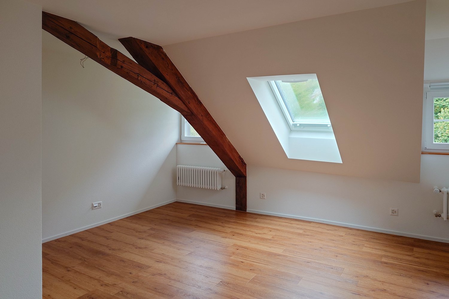 Neuwertige 7.5-Zi. Wohnung mit Blick ins Grüne - Bild 11