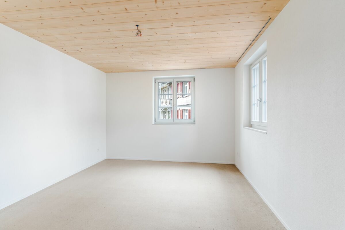 Stilvolle 2.5-Zimmer-Neubauwohnung mit hochwertiger Materialisierung und ruhigem Wohnambiente - Bild 3