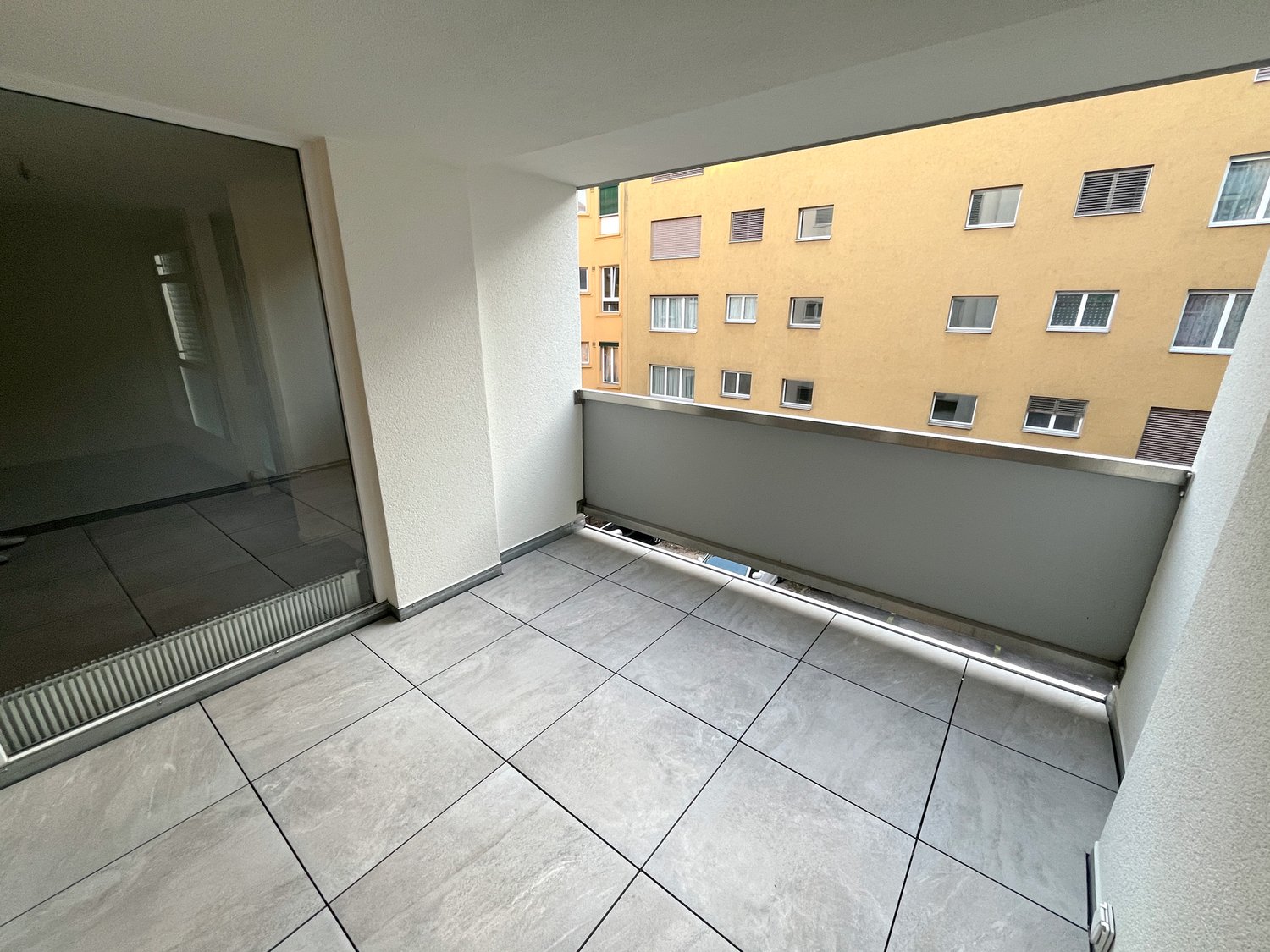 Sanierte 3.5-Zi-Whg mit Terrasse und Balkon - IMG_1443