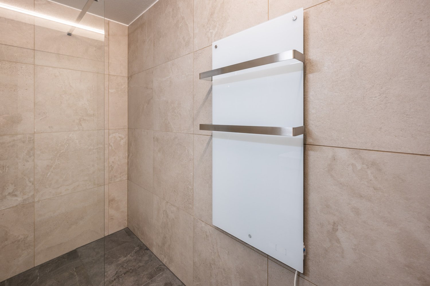 Erstbezug nach Totalsaierung! 2.5-Zimmerwohnung mit Traumküche sucht neuen Mieter - Bild 12