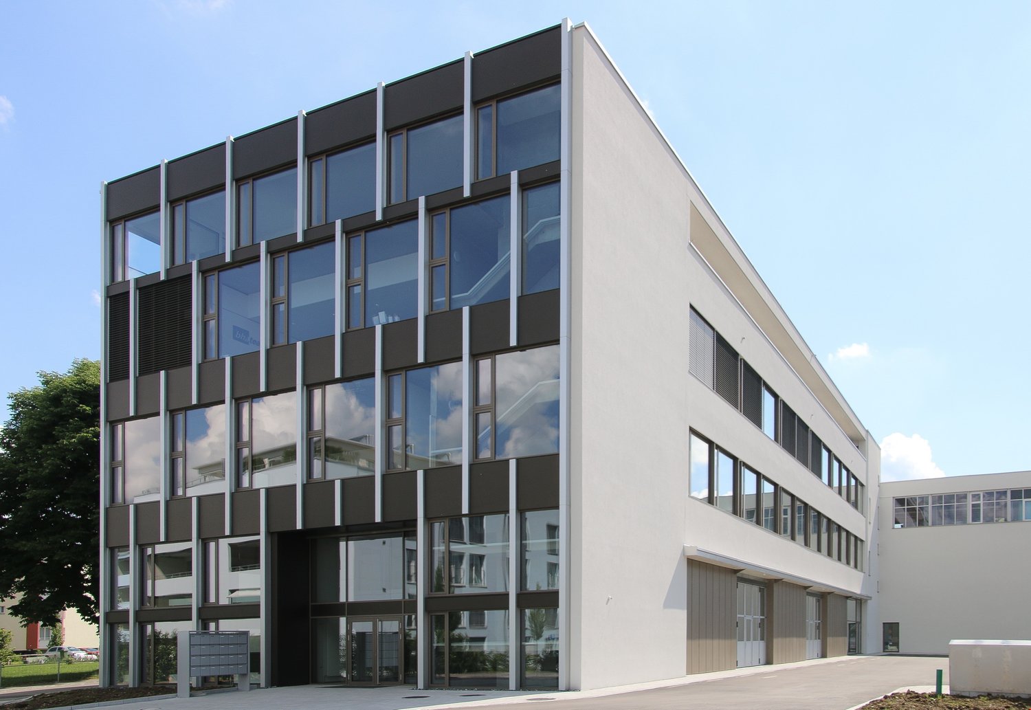 Neue 2.5-Zimmer Attikawohnung mit herrlicher Aussicht - Bild 10