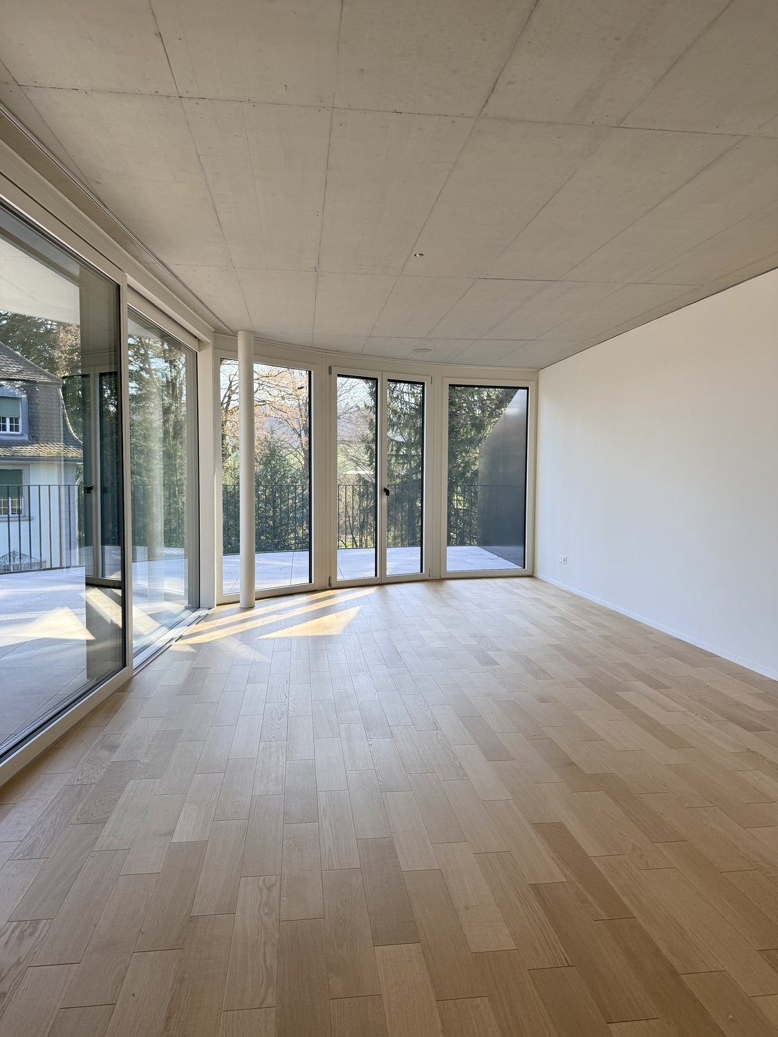 Exklusive 3.5-Zimmer-Attikawohnung mit grosser Terrasse - Wohnbereich