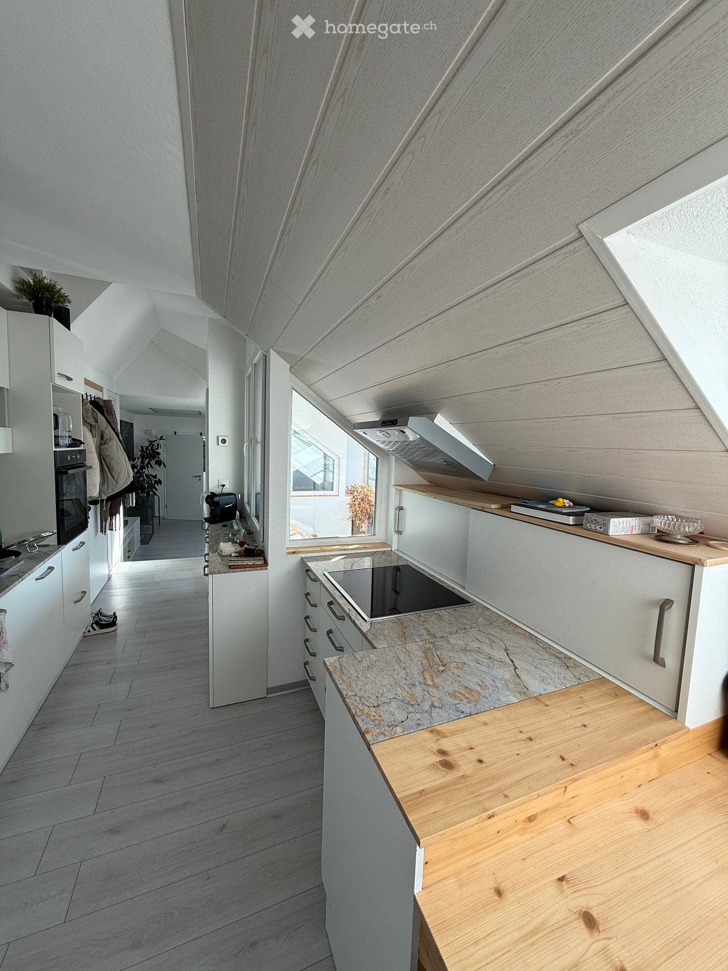 Moderne 3.5-Zimmer-Dachwohnung in ruhiger Lage von Rafz - Bild 1