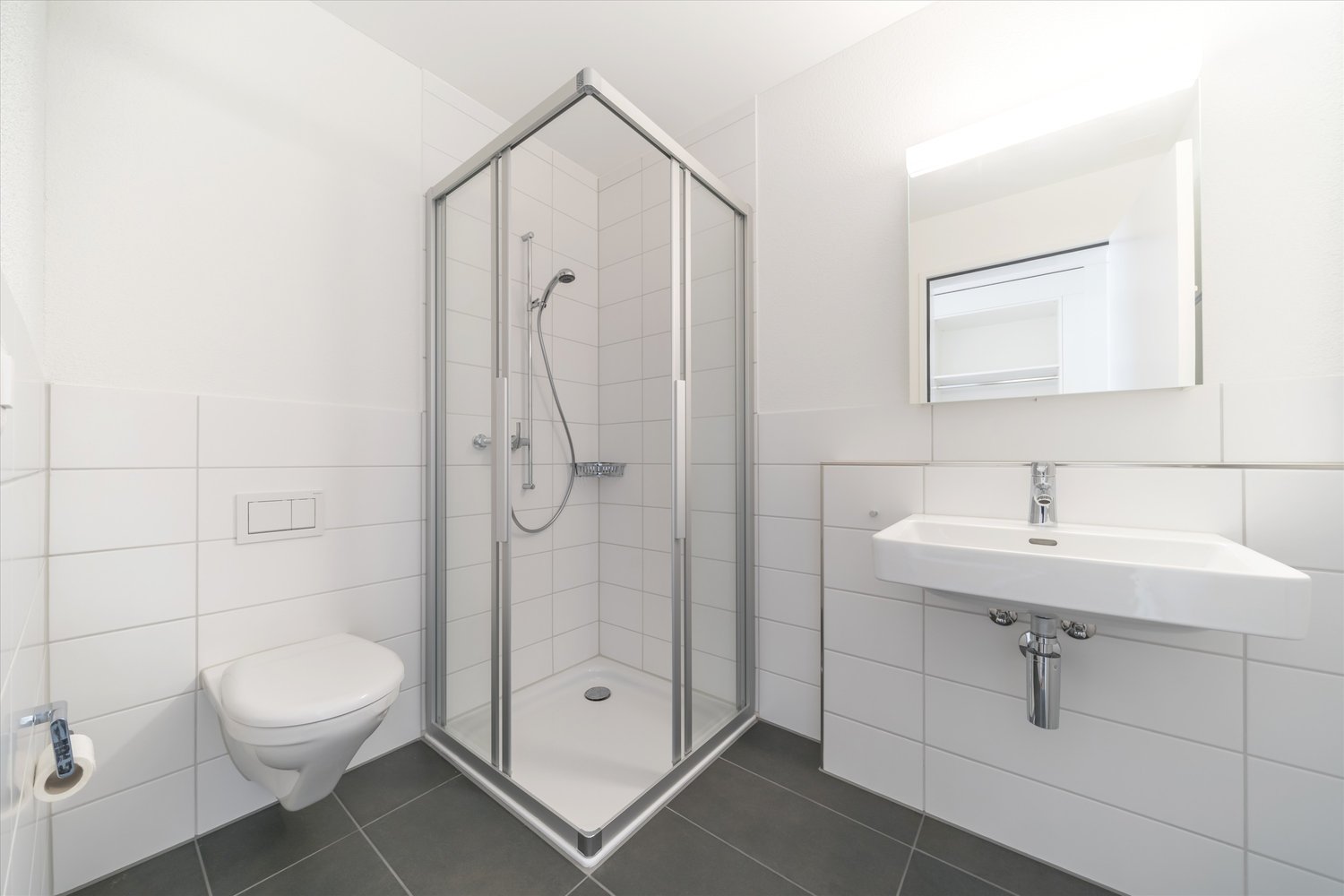 Erste eigene Wohnung? Dann sind Sie hier goldrichtig! - Bad