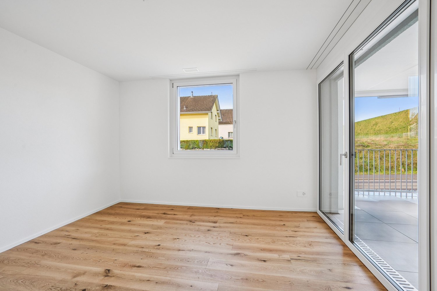 Modern - mit Sitzplatz und Loggia - Neubau - Bild 8