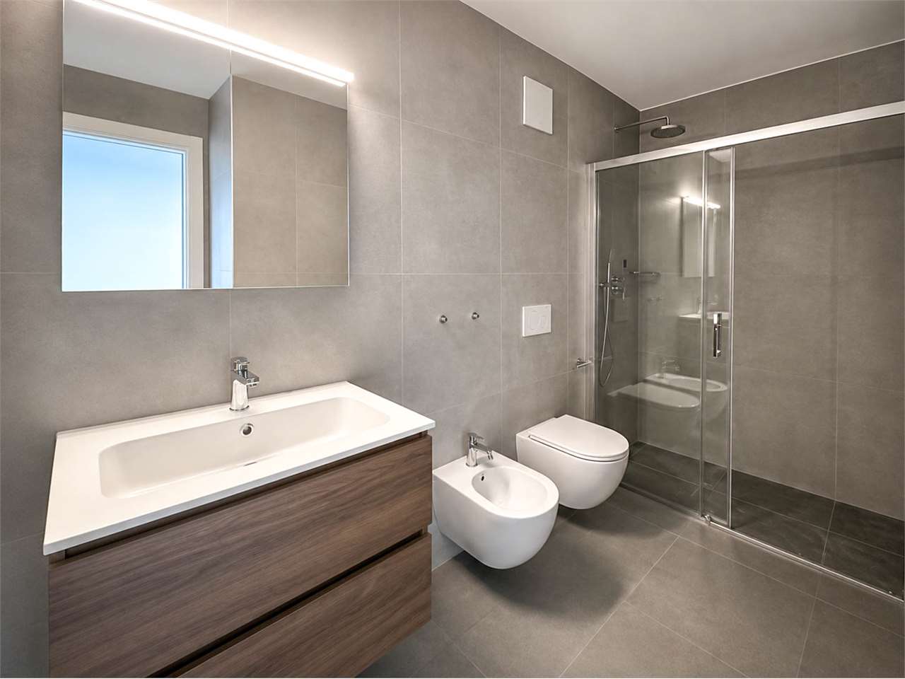 MODERNO 2.5 LOCALI CON TERRAZZO ALL'ULTIMO PIANO - Bild 7