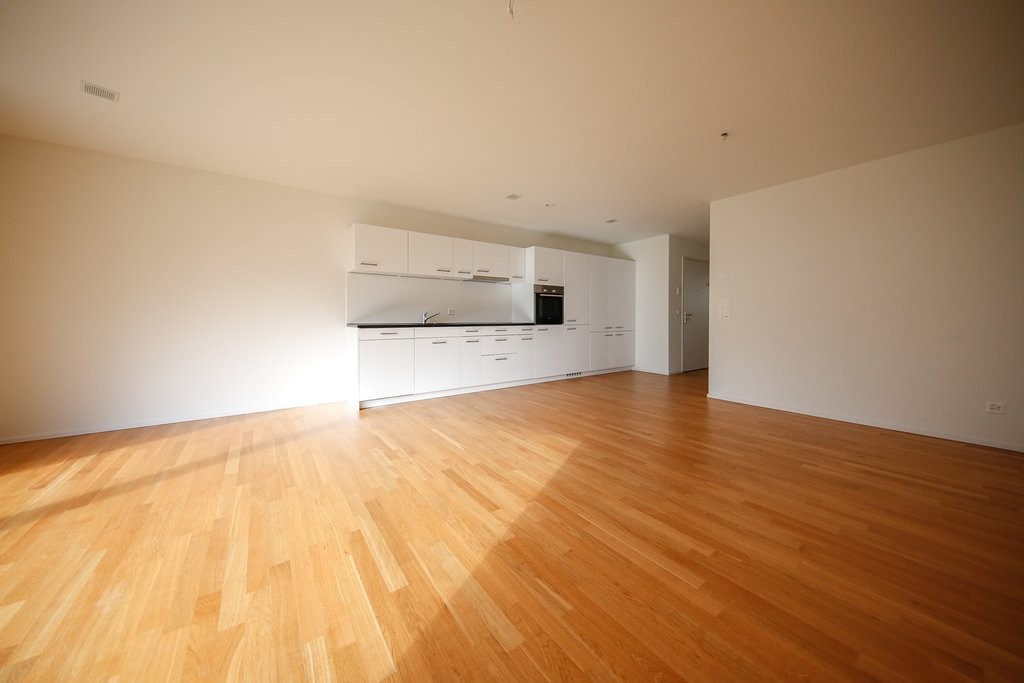 GEMÜTLICHE 4.5 ZIMMER-WOHNUNG MIT SITZPLATZ - Bild 3