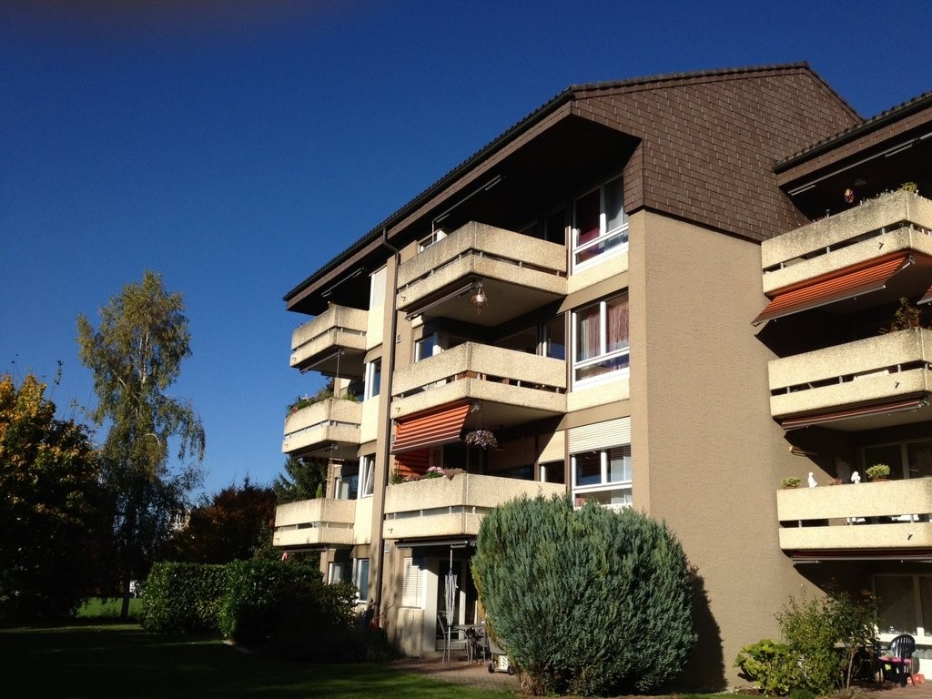 Befristete Galeriewohnung mit Cheminée und 2 Balkonen - 26.JPG