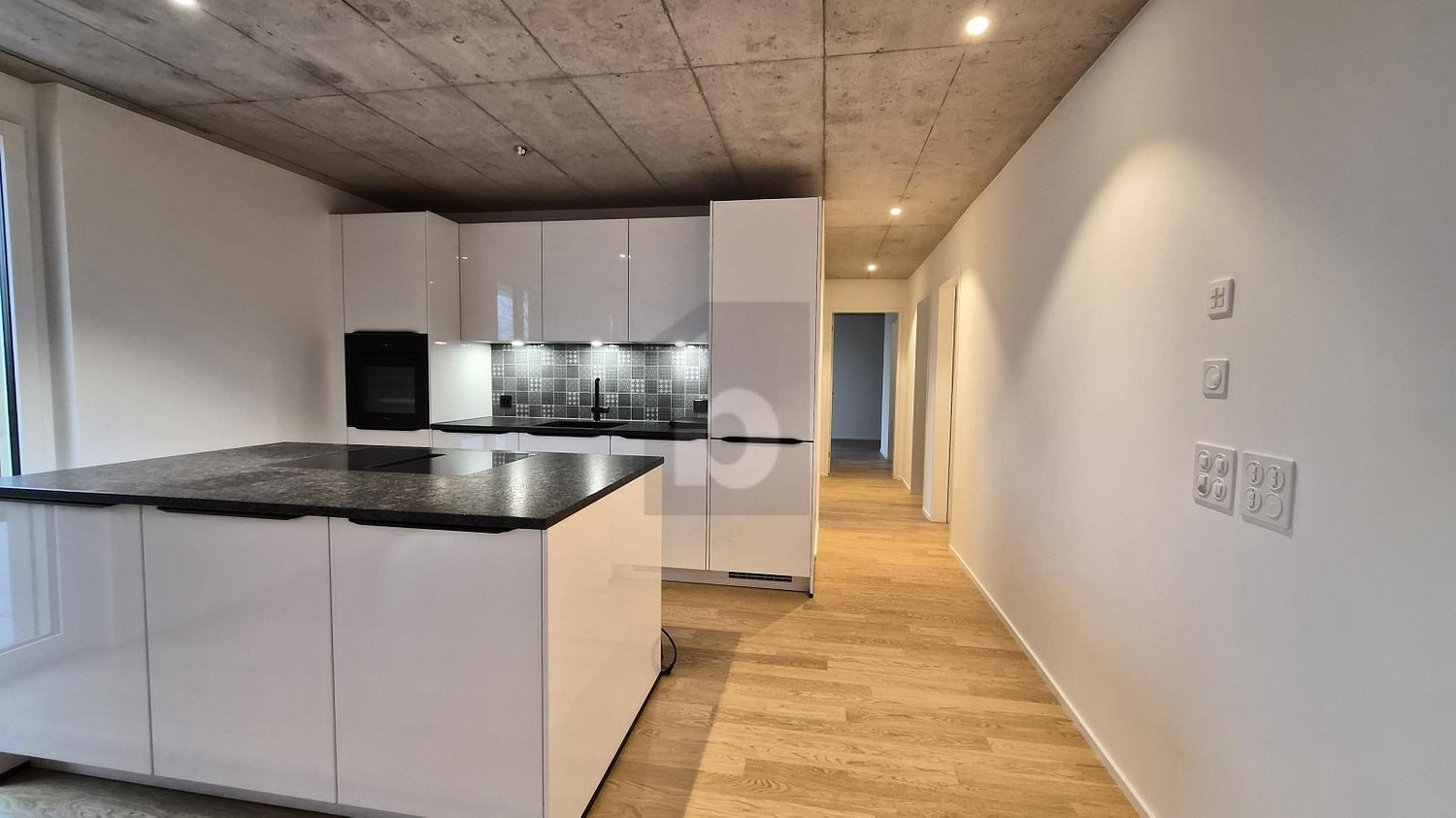 MODERN, LICHTDURCHFLUTET UND STADTNAH - Bild 1