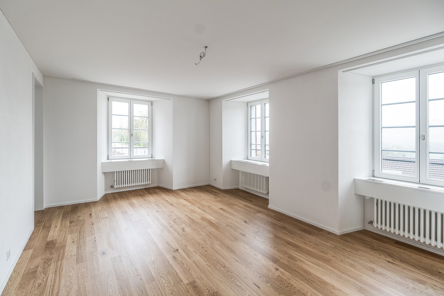 Grosszüge Familienwohnung mit eigenem Garten - Bild 9